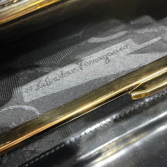 Ferragamo Continental wallet with Gancini clasp Patent Leather calfskin Black ⭐️ - Picture 12 of 17